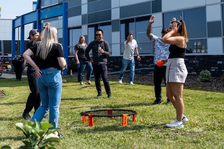 Inline Group - outdoor staff activities